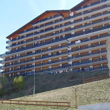 Christiana 1 Apartman *